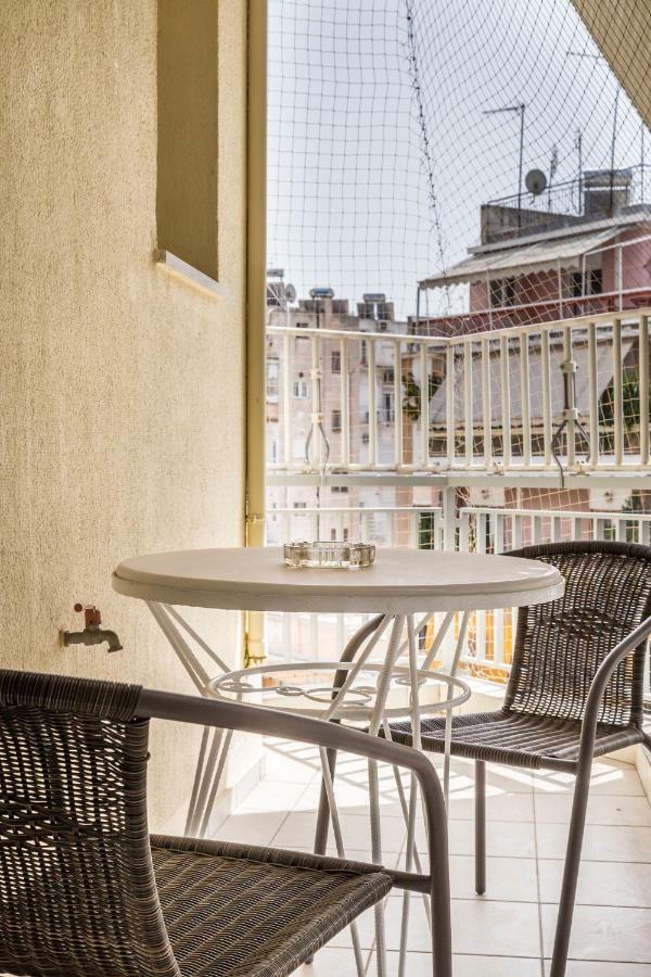 Classy 2 Bedroom Apartment Near Acropolis & Metro Афіни Екстер'єр фото