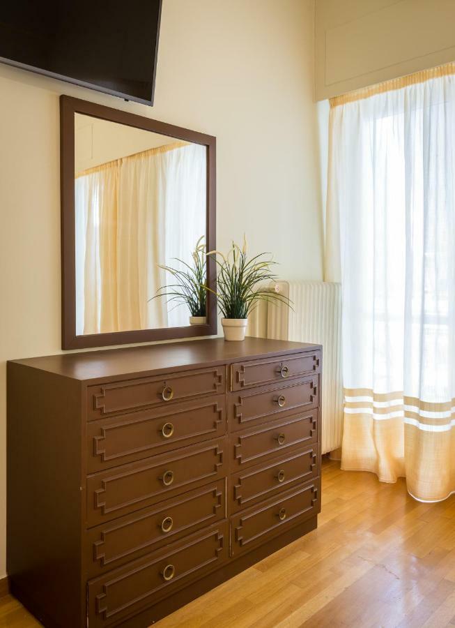 Classy 2 Bedroom Apartment Near Acropolis & Metro Афіни Екстер'єр фото